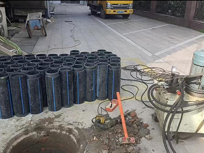 突泉PE置换管厂家 DN315置换管 非开挖管短管置换